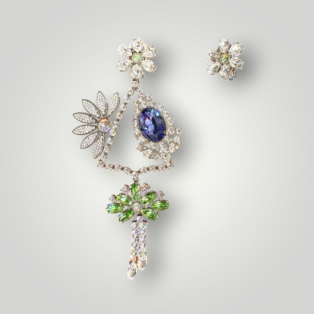 BURBERRY Asymmetrical Crystal Daisy Drop Clip-on Earrings MSRP $995 - Picture 3 of 15